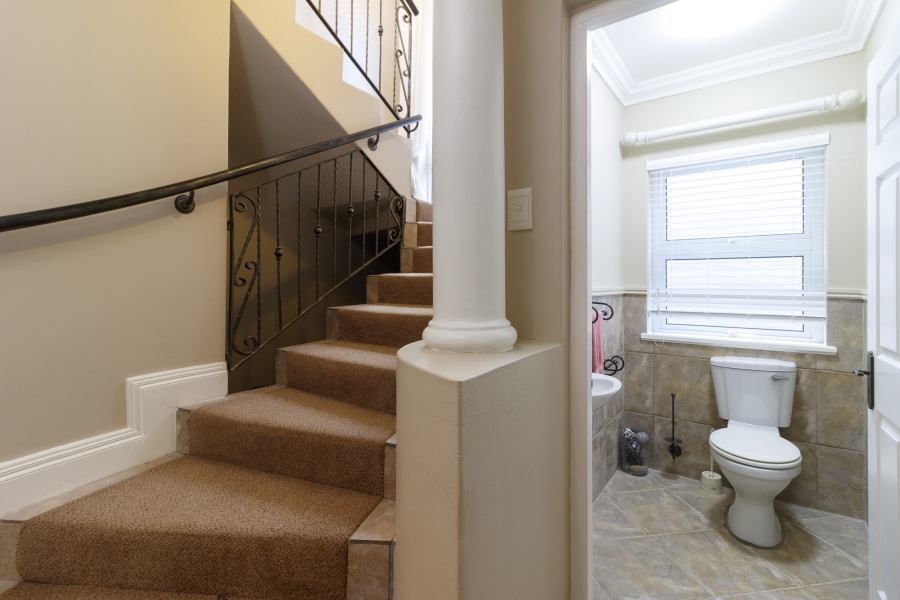 6 Bedroom Property for Sale in Royal Alfred Marina Eastern Cape